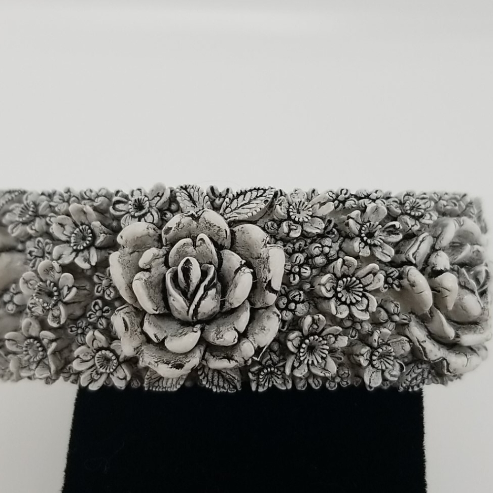 Vintage floral bracelets - Picture 2 of 4